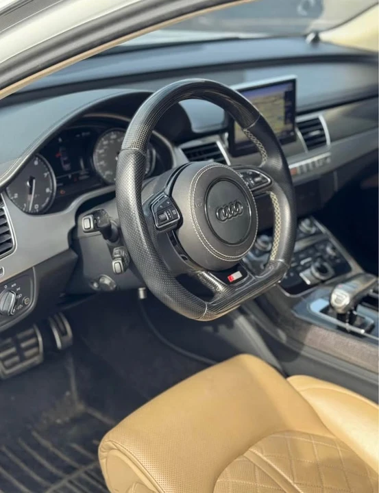 2014 Audi D4 S8 - Image 11 of 19