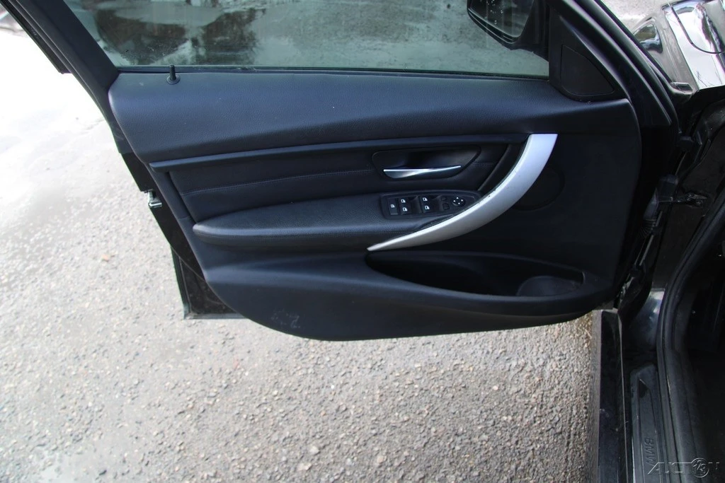 2014 BMW F30 3 Series Sedan - Image 11 of 21
