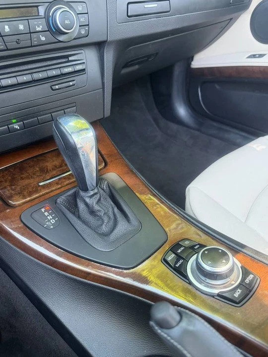 2014 BMW E93 335i Convertible - Image 15 of 22