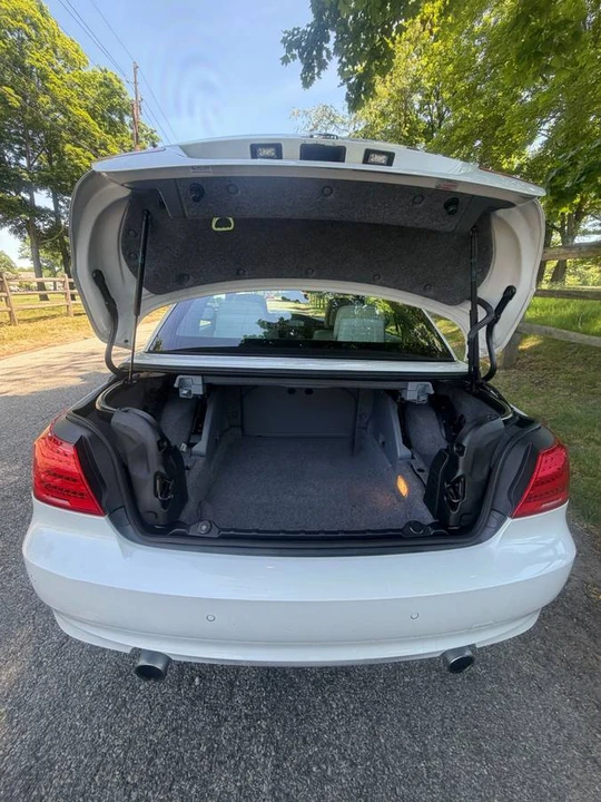 2014 BMW E93 335i Convertible - Image 19 of 22