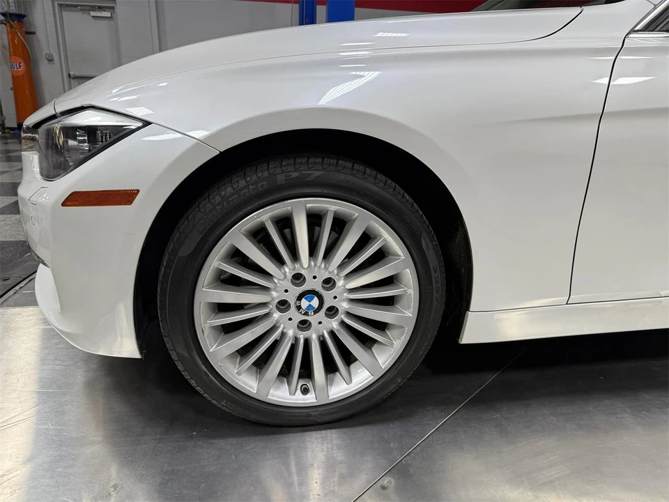 2014 BMW F30 3 Series Sedan - Image 13 of 31