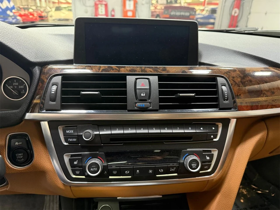 2014 BMW F30 3 Series Sedan - Image 28 of 31