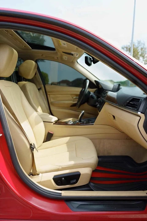 2014 BMW 3 Series - Image 9 of 10