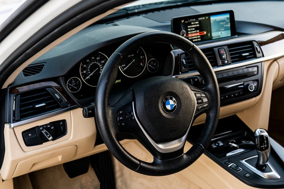 2014 BMW F30 3 Series Sedan - Image 5 of 7