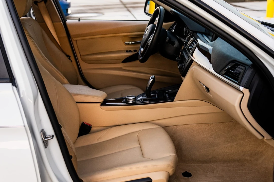 2014 BMW F30 3 Series Sedan - Image 4 of 7
