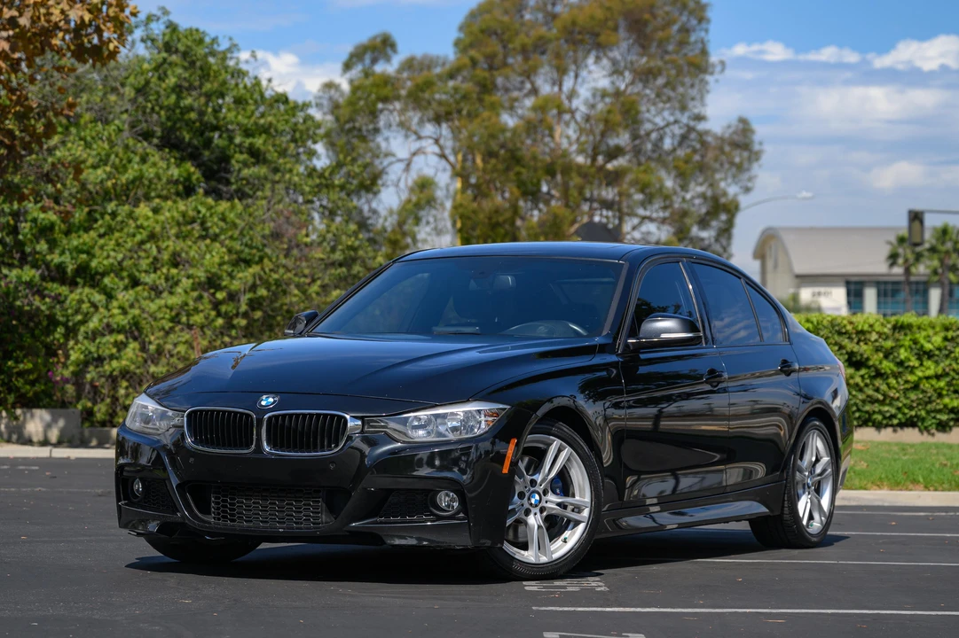 2014 BMW F30 3 Series Sedan - Image 8 of 31