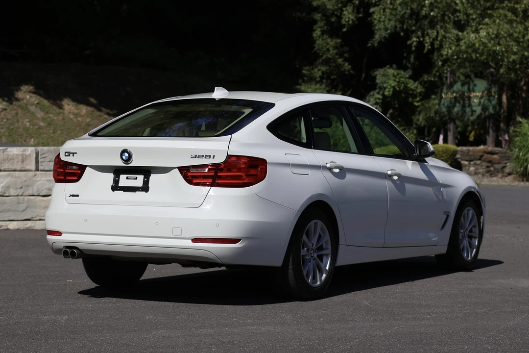 2014 BMW F34 3 Series Gran Turismo - Image 15 of 31