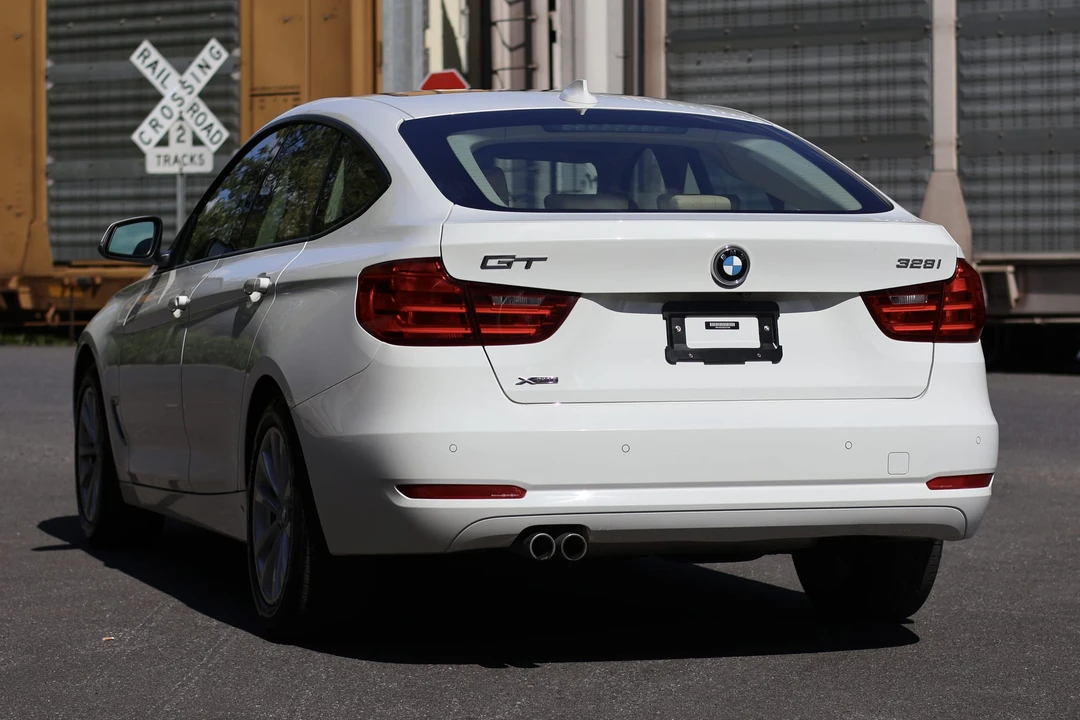 2014 BMW F34 3 Series Gran Turismo - Image 13 of 31