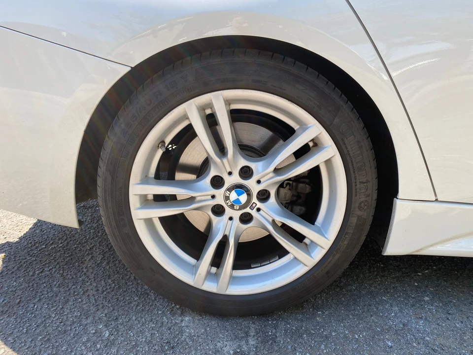 2014 BMW F30 335i & 340i Sedan - Image 23 of 31