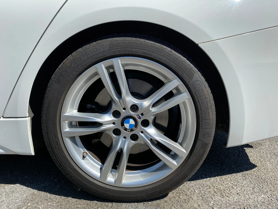 2014 BMW F30 335i & 340i Sedan - Image 26 of 31