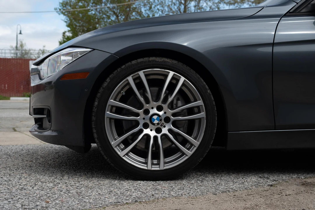 2014 BMW F30 335i & 340i Sedan - Image 26 of 31