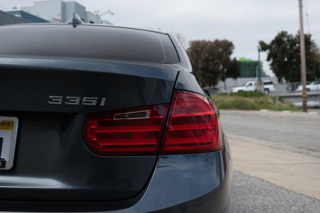 2014 BMW F30 335i & 340i Sedan - Image 21 of 31