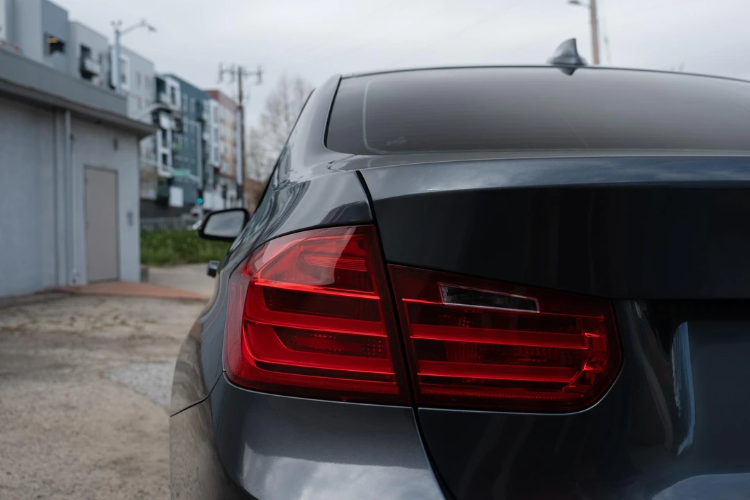 2014 BMW F30 335i & 340i Sedan - Image 20 of 31