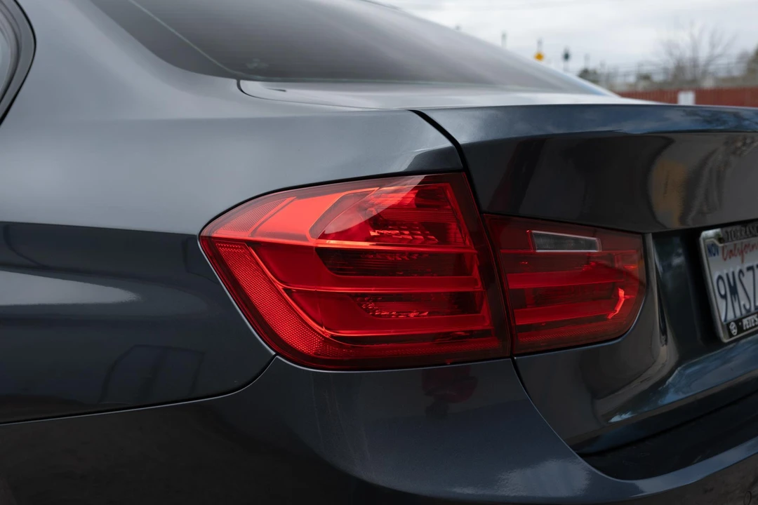 2014 BMW F30 335i & 340i Sedan - Image 19 of 31