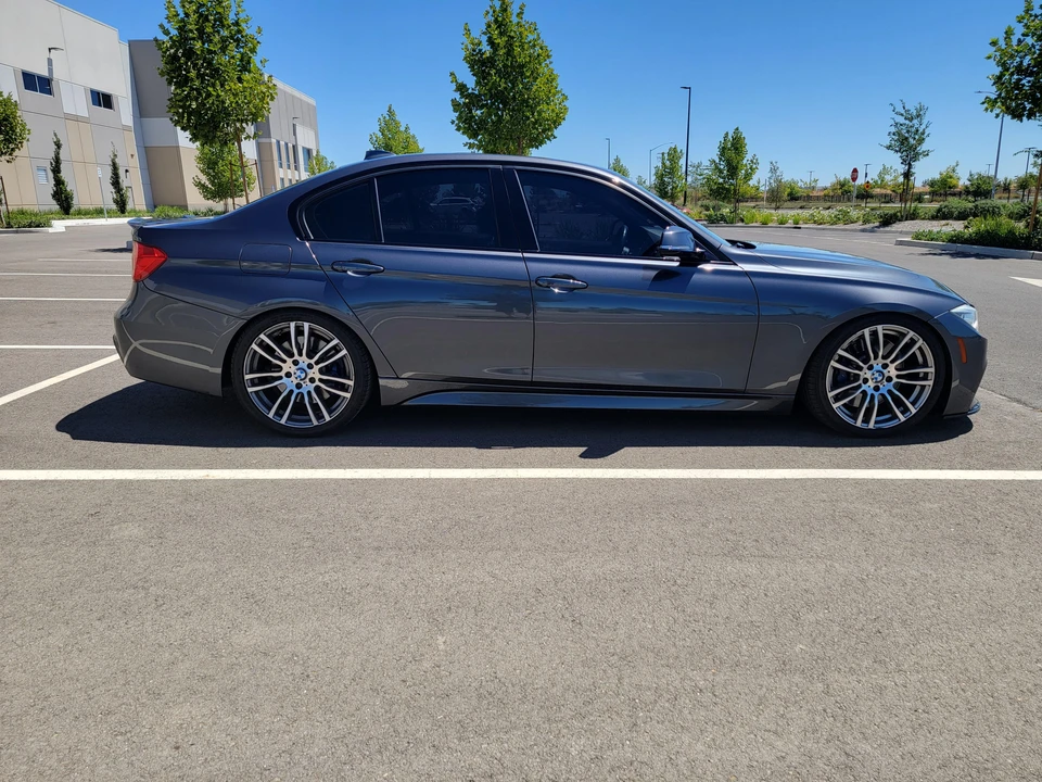2014 BMW F30 335i & 340i Sedan - Image 14 of 31