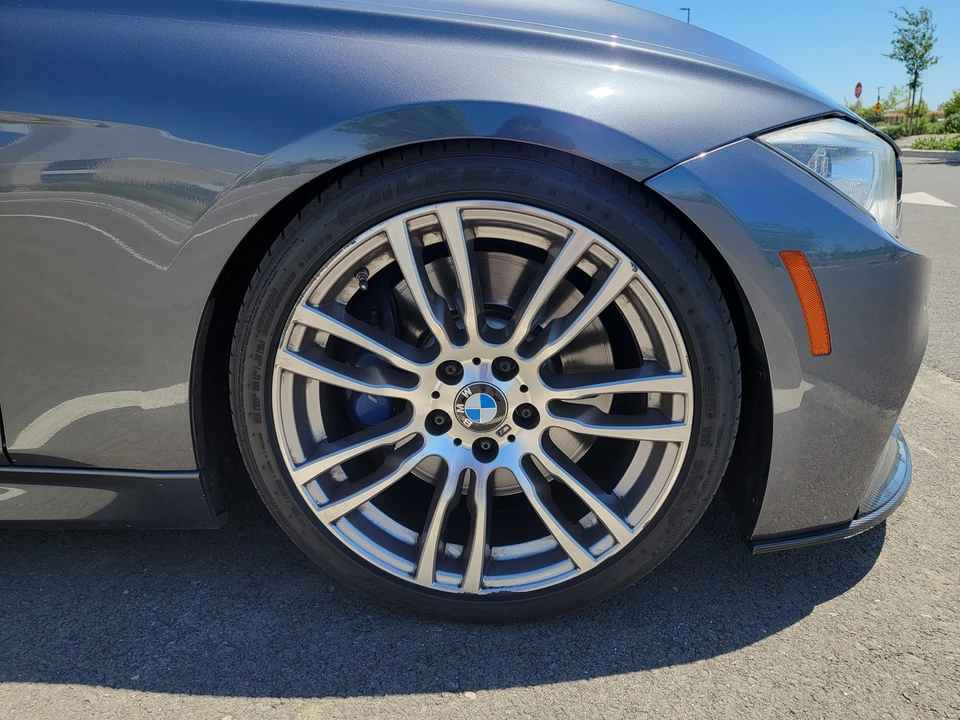 2014 BMW F30 335i & 340i Sedan - Image 21 of 31