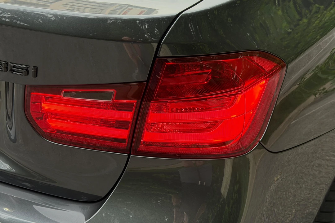 2014 BMW F30 335i & 340i Sedan - Image 22 of 31