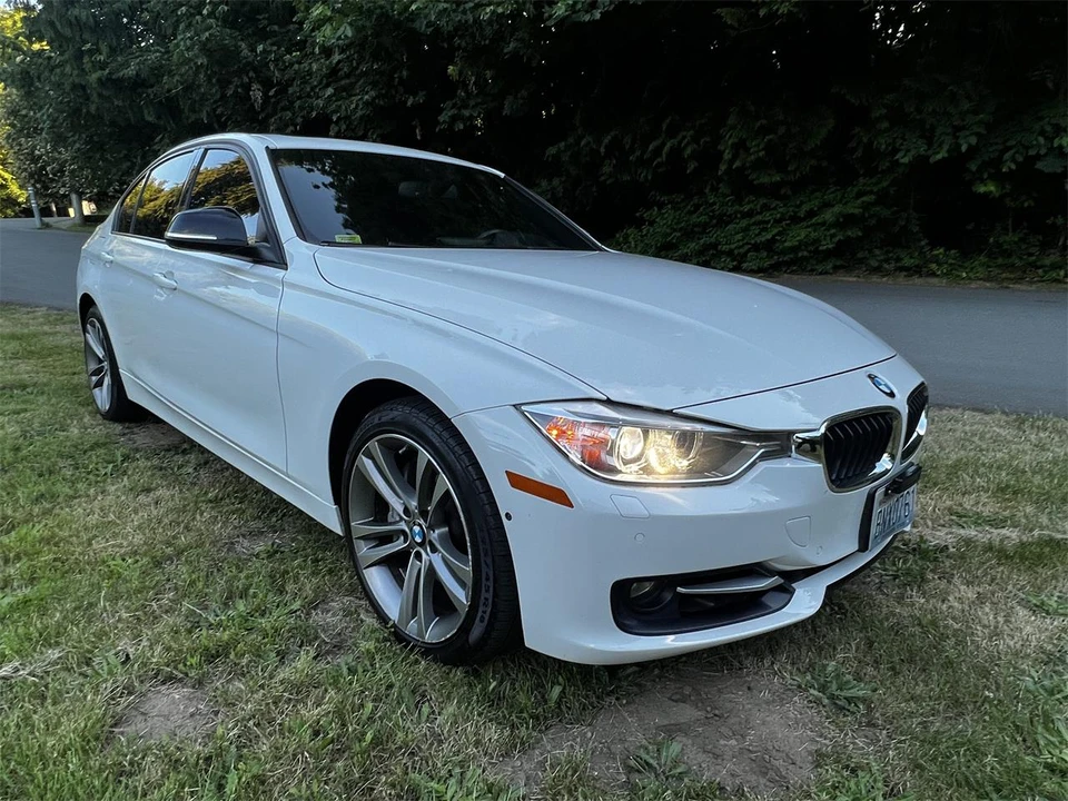 2014 BMW F30 335i & 340i Sedan - Image 2 of 31