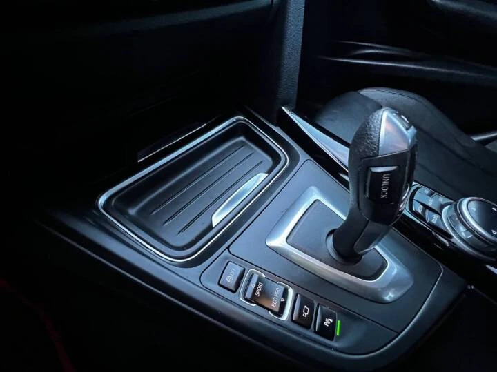 2014 BMW 3 Series - Image 19 of 24