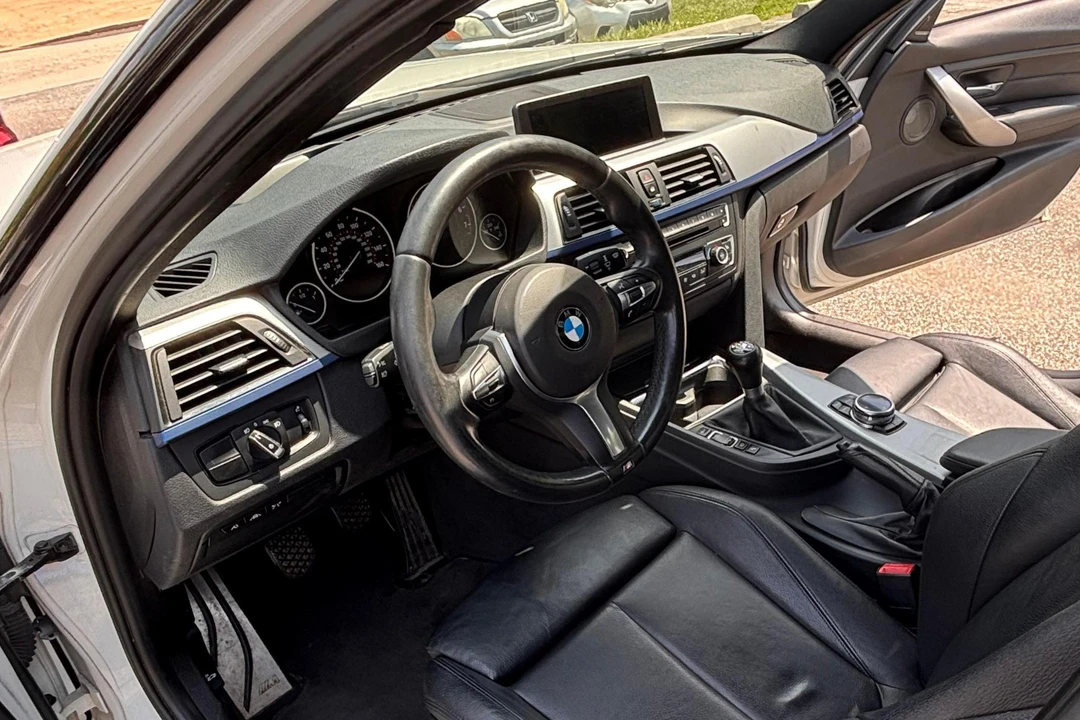 2014 BMW F30 335i & 340i Sedan - Image 16 of 31