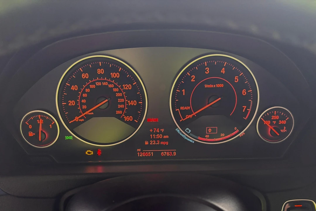 2014 BMW F30 335i & 340i Sedan - Image 19 of 31