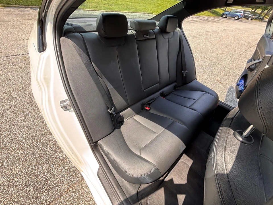 2014 BMW F30 335i & 340i Sedan - Image 26 of 31
