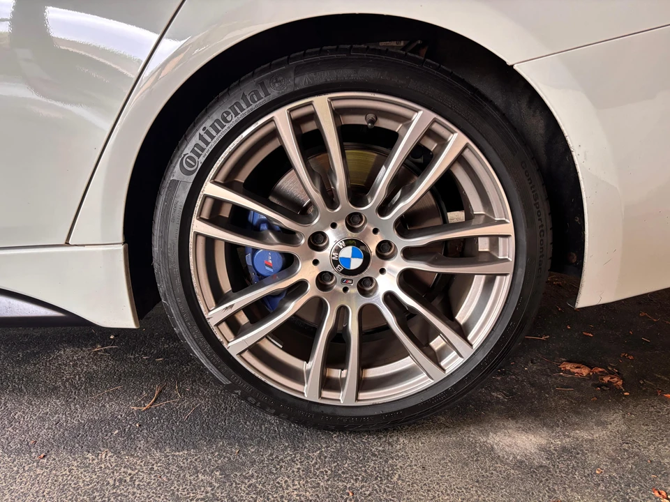 2014 BMW F30 335i & 340i Sedan - Image 13 of 31