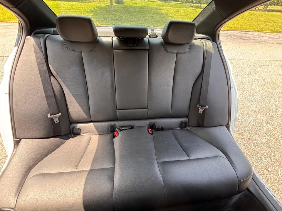 2014 BMW F30 335i & 340i Sedan - Image 25 of 31