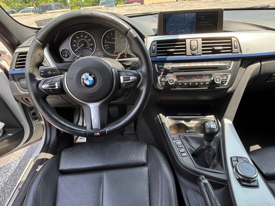 2014 BMW F30 335i & 340i Sedan - Image 27 of 31