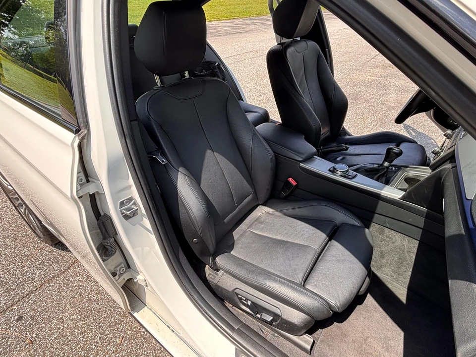 2014 BMW F30 335i & 340i Sedan - Image 21 of 31