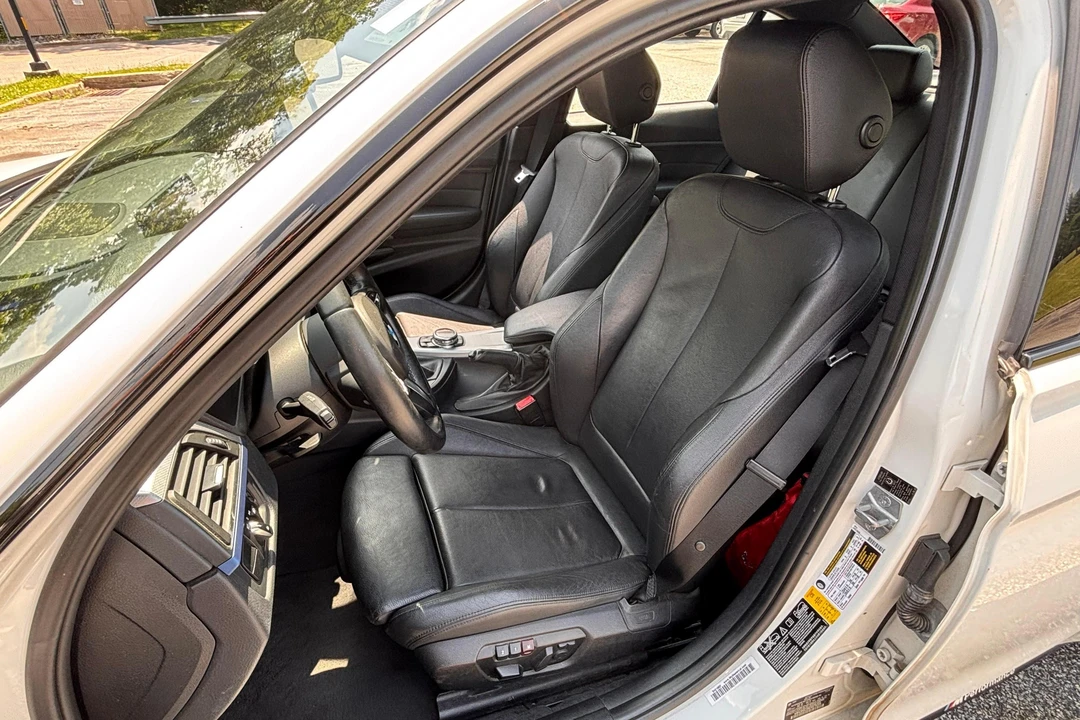 2014 BMW F30 335i & 340i Sedan - Image 17 of 31