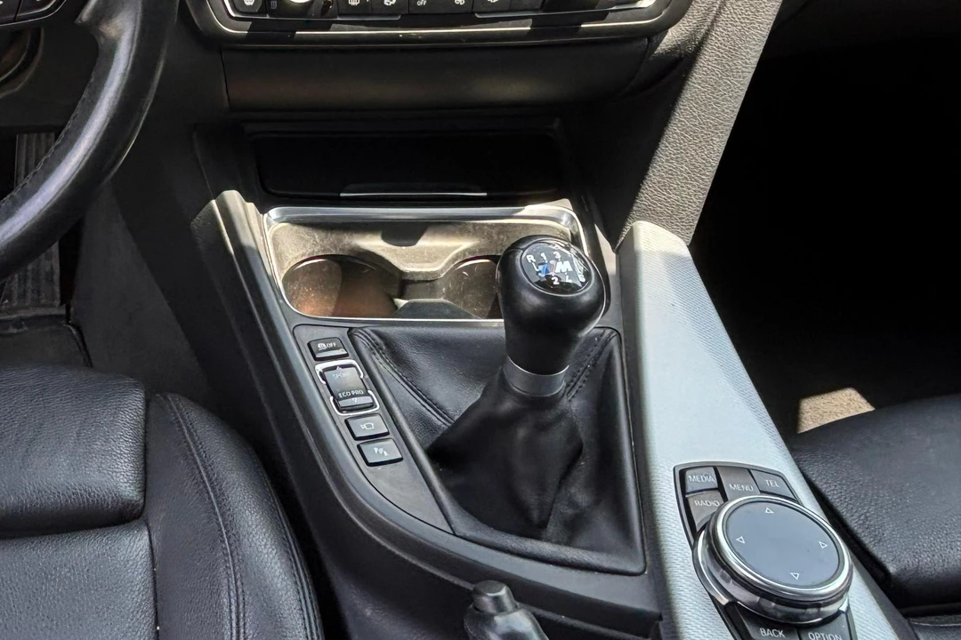 2014 BMW F30 335i & 340i Sedan - Image 18 of 31
