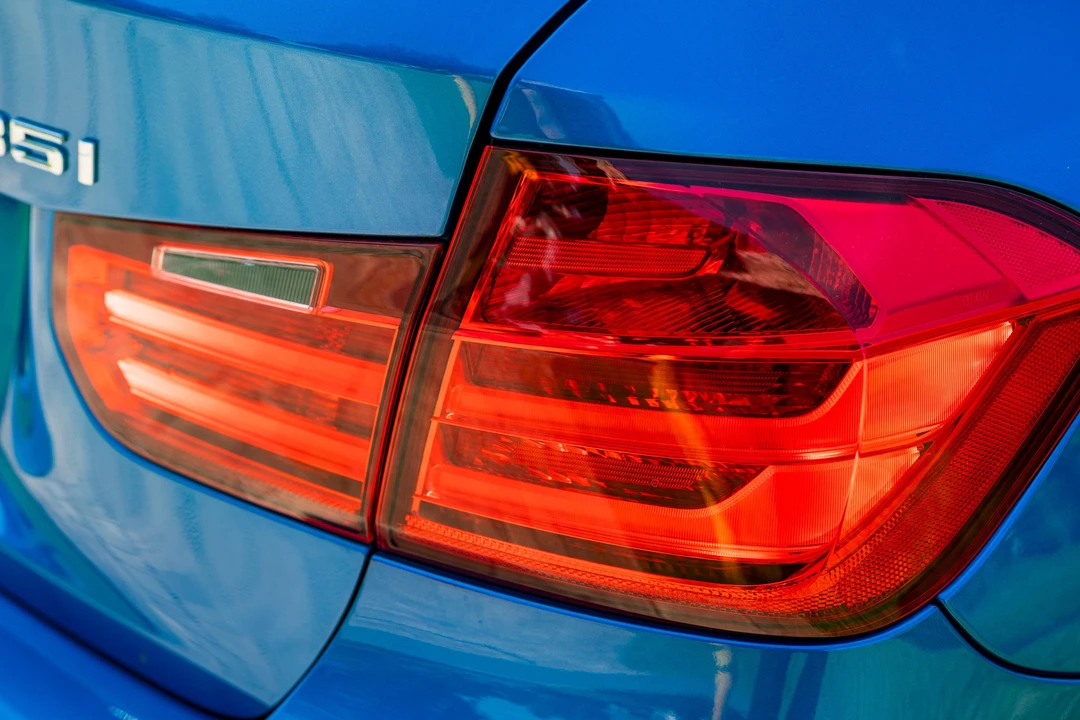 2014 BMW F30 335i & 340i Sedan - Image 16 of 31