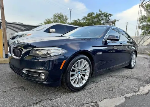 2014 BMW 5 Series 528i Sedan 4D