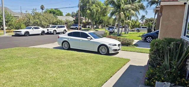 2014 BMW 5 Series 528i Sedan 4D