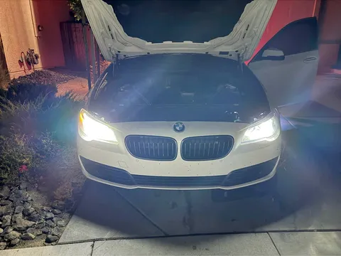 2014 BMW 5 Series 528i Sedan 4D