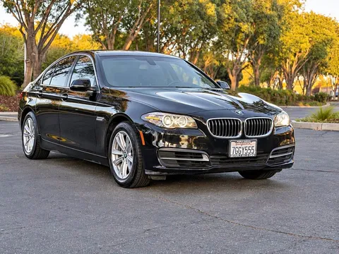 2014 BMW 5 Series 528i Sedan 4D