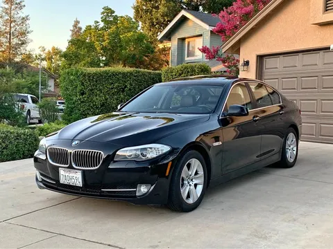 2014 BMW 5 Series 528i Sedan 4D