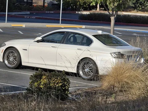 2014 BMW 5 Series 528i Sedan 4D