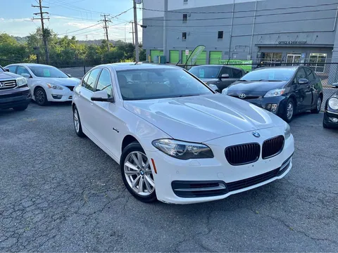 2014 BMW 5 Series 528i Sedan 4D