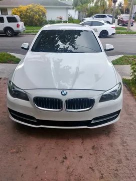 2014 BMW 5 Series 528i Sedan 4D