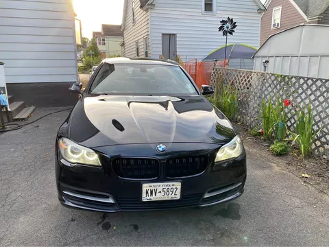 2014 BMW 5 Series 528i xDrive Sedan 4D