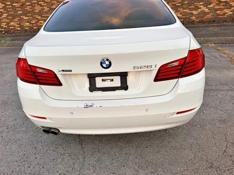 2014 BMW 5 Series 528xi Sedan 4D
