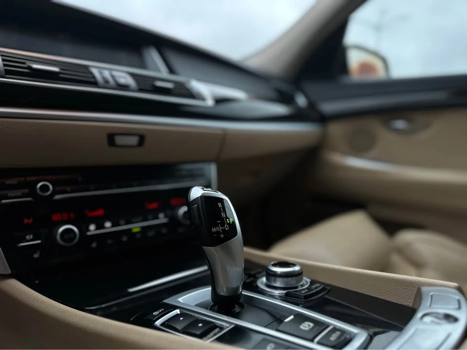 2014 BMW 5 Series - Image 10 of 20