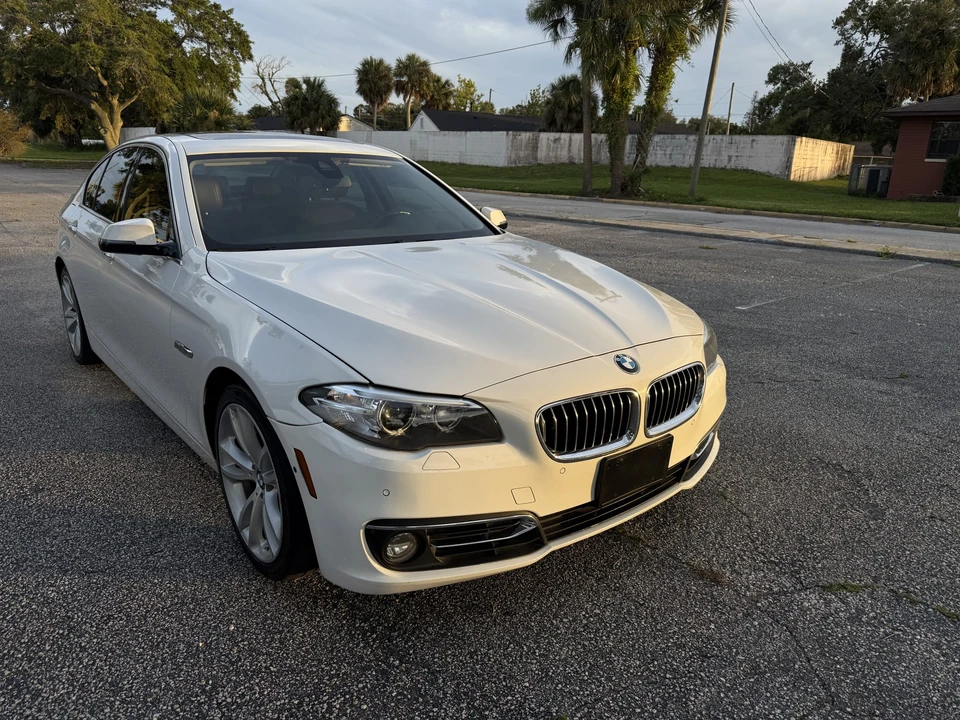 2014 BMW F10 5 Series Sedan - Image 10 of 31