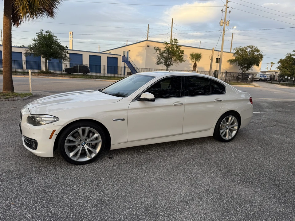 2014 BMW F10 5 Series Sedan - Image 25 of 31