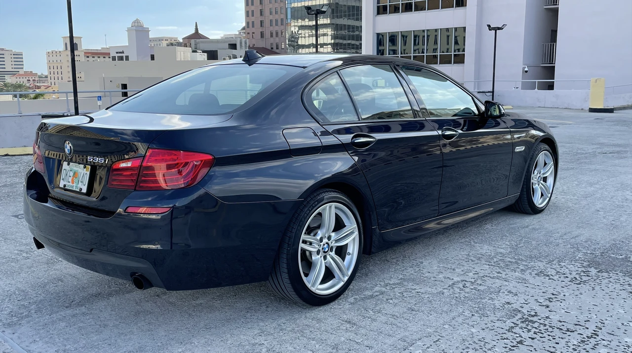 2014 BMW F10 5 Series Sedan - Image 14 of 31