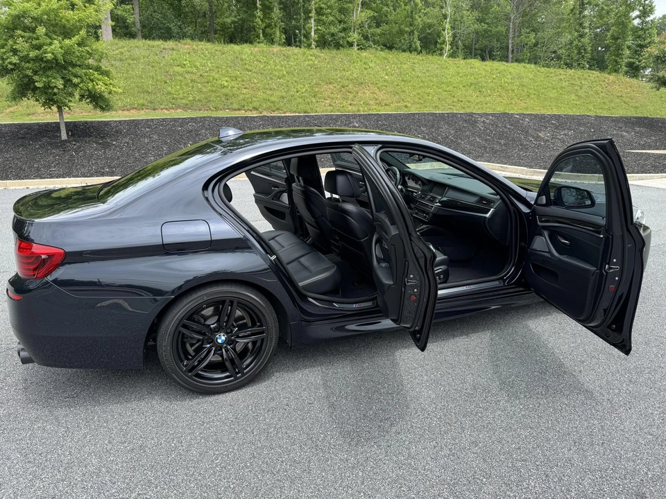 2014 BMW F10 550i & M550d Sedan - Image 29 of 31
