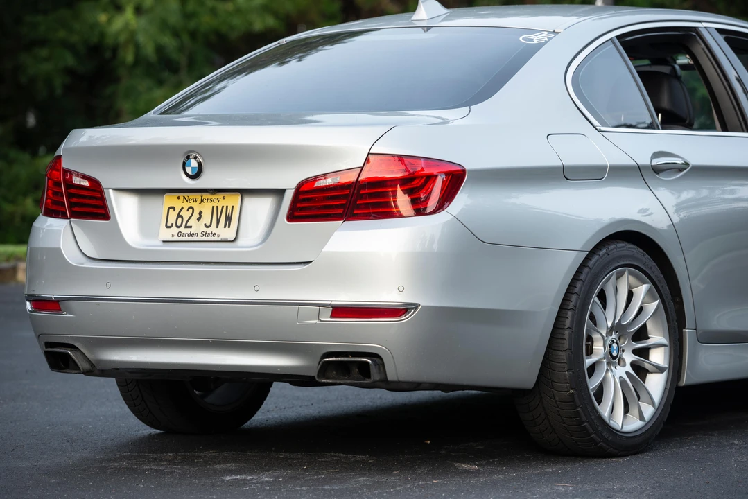 2014 BMW F10 550i & M550d Sedan - Image 24 of 31