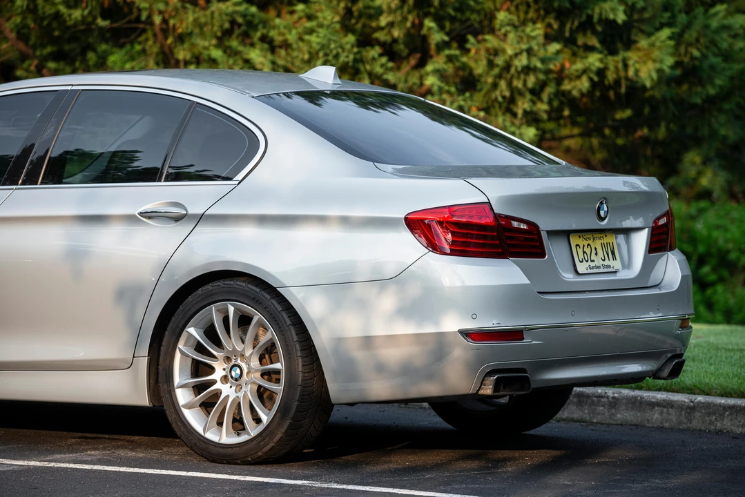 2014 BMW F10 550i & M550d Sedan - Image 21 of 31